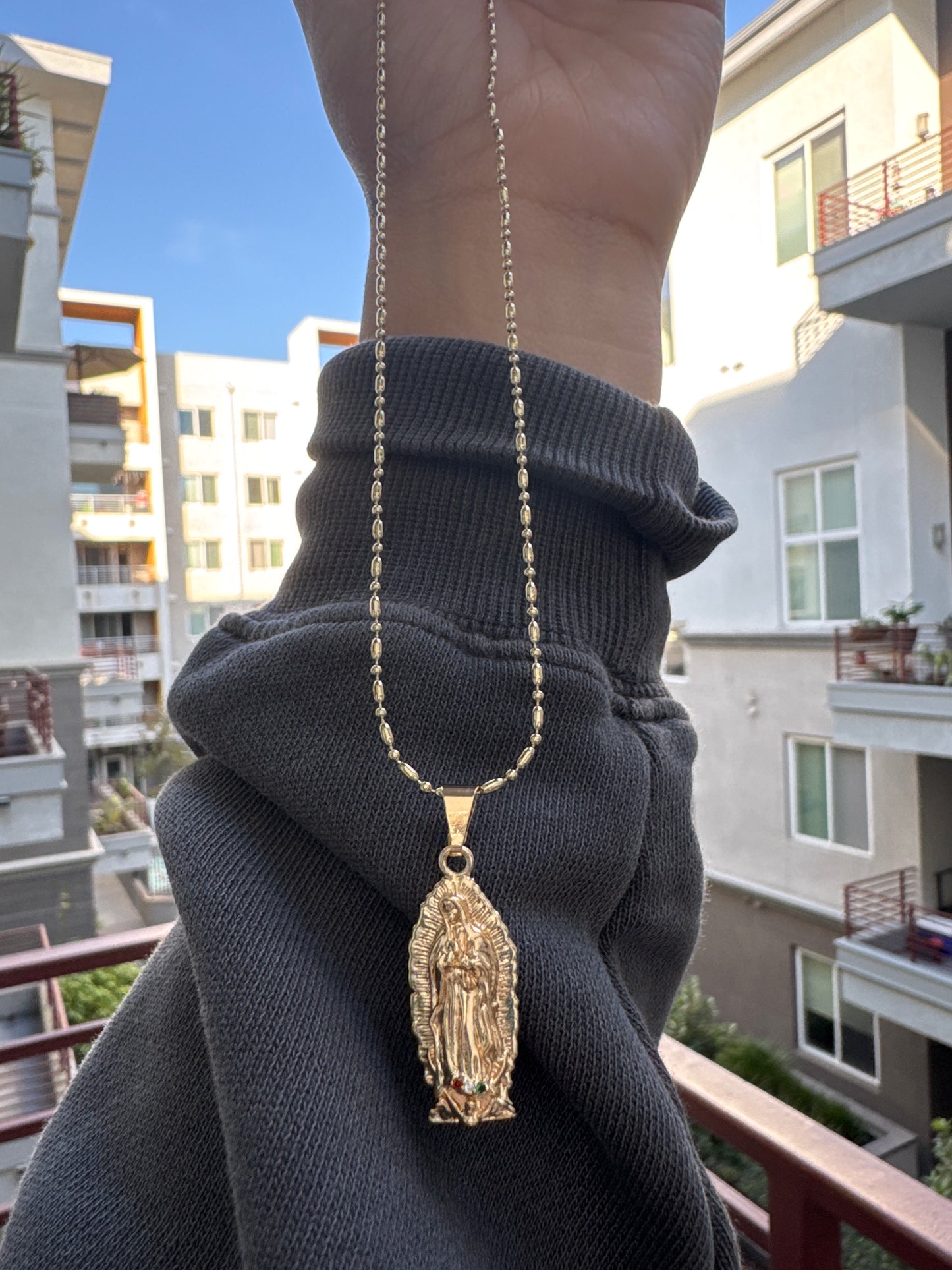 Virgin Mary chain & pendant ✨