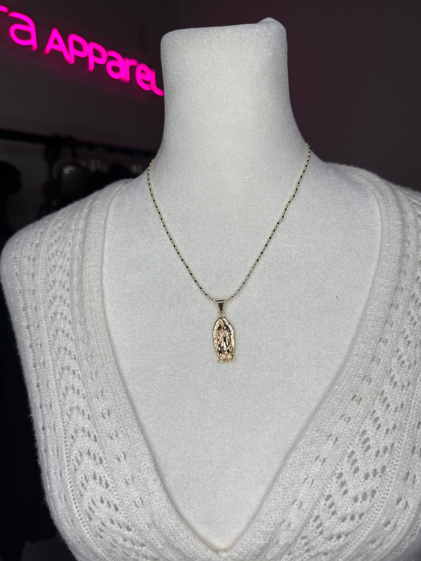 Virgin Mary chain & pendant ✨